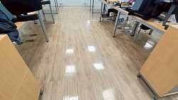 辦公室地板打蠟後