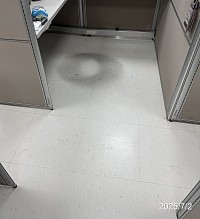 辦公桌下的髒污