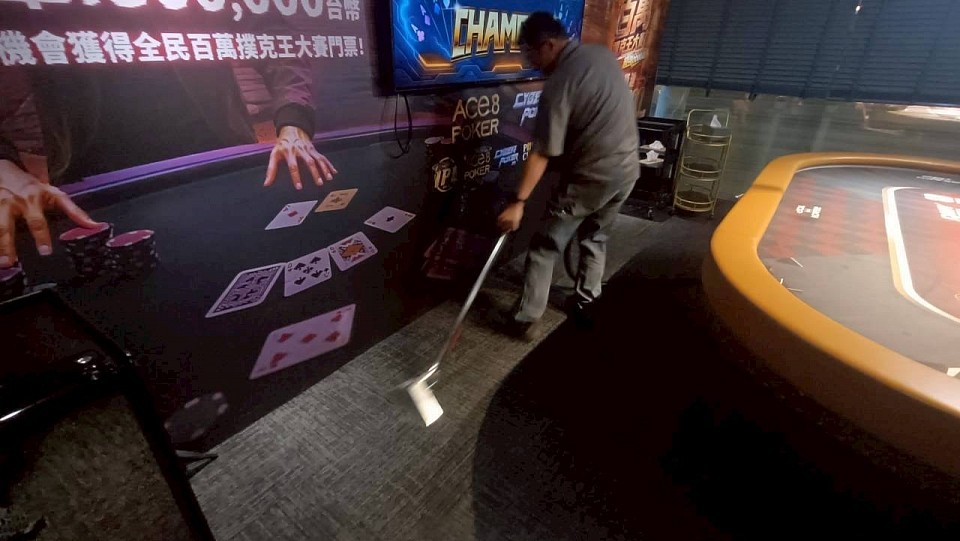 夜間清潔服務、營業場所地毯清洗